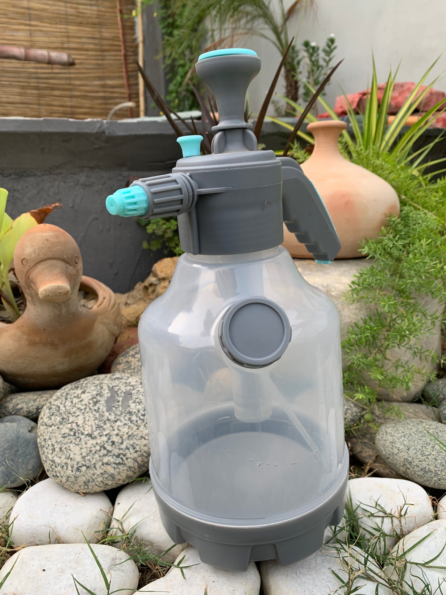 Multi-Purpose High-Pressure Pump Sprayer for Garden, Car Wash & Home Cleaning 3 Liters