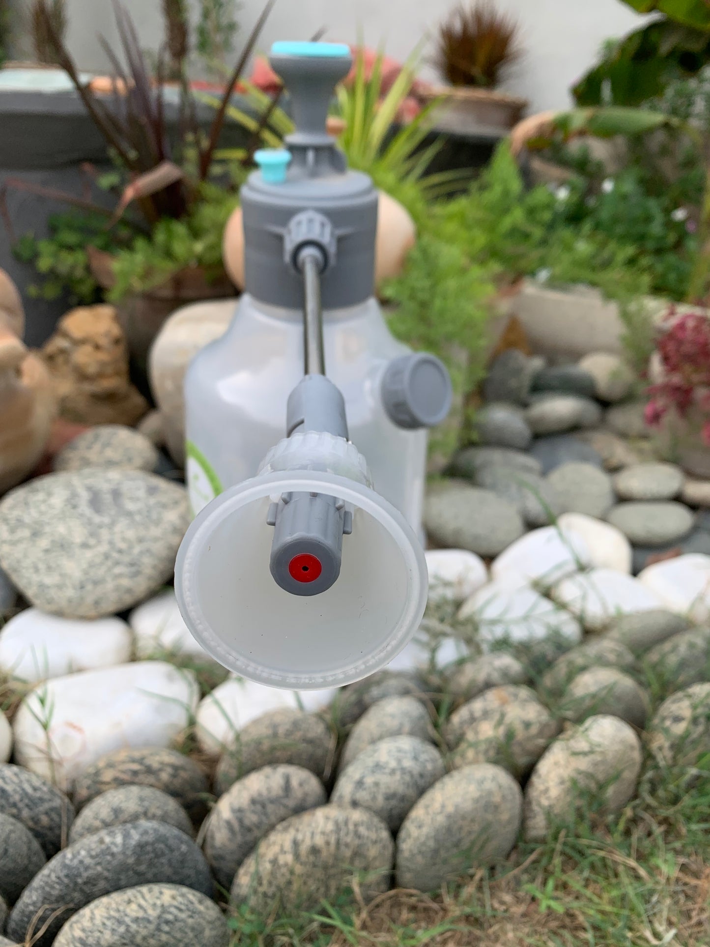 Multi-Purpose High-Pressure Pump Sprayer for Garden, Car Wash & Home Cleaning 3 Liters