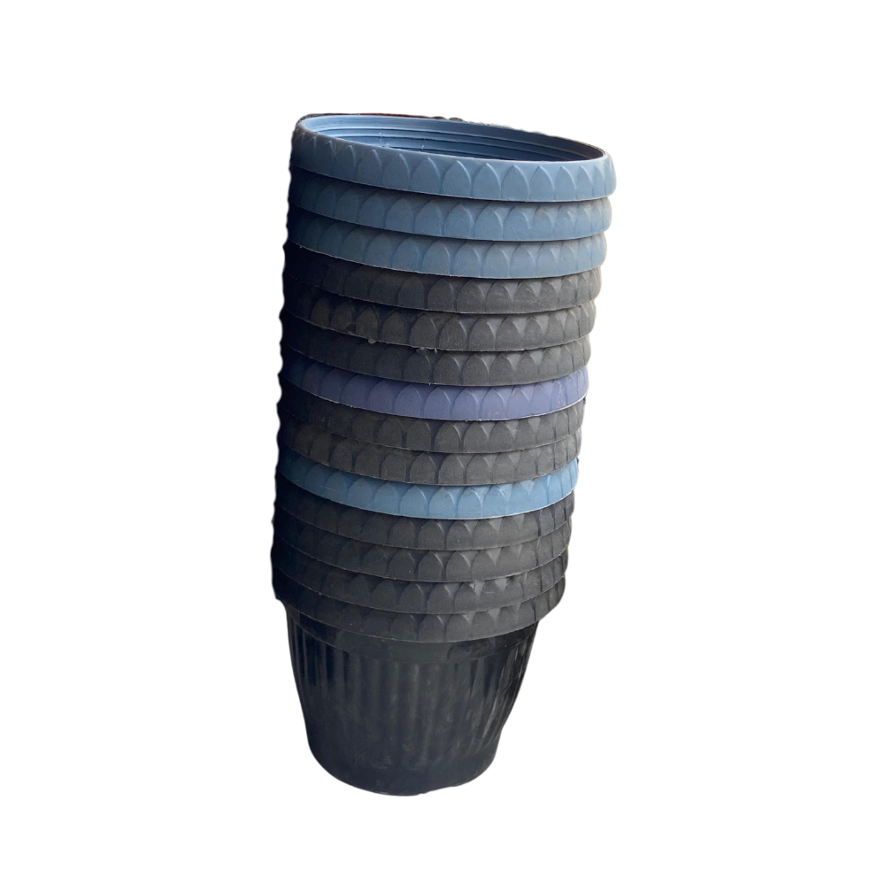 Regular blue and black pots