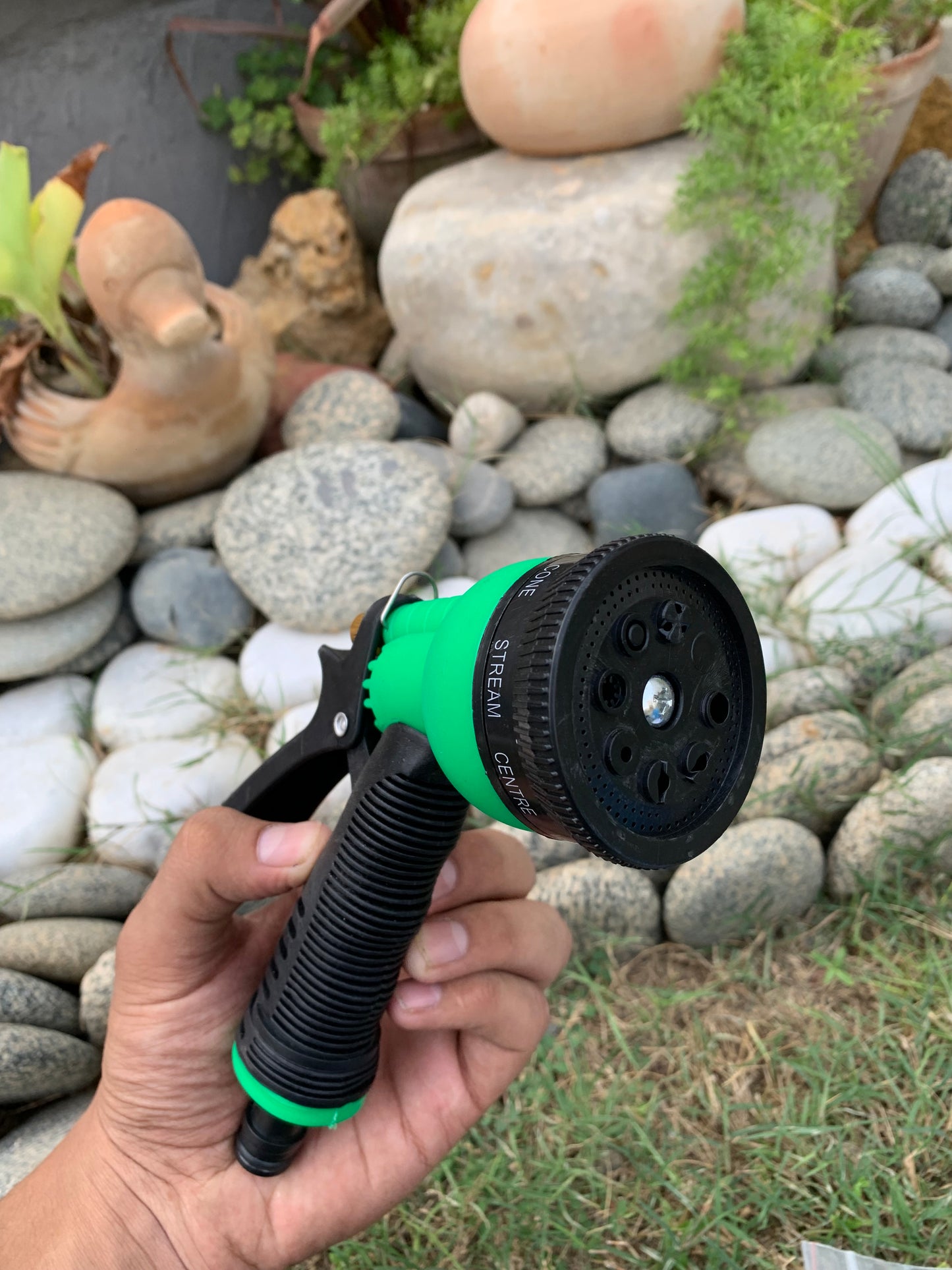Portable High-Pressure Garden Hose Nozzle – 8 Spray Patterns, Thumb Control On/Off, Ideal for Car Wash & Garden Watering