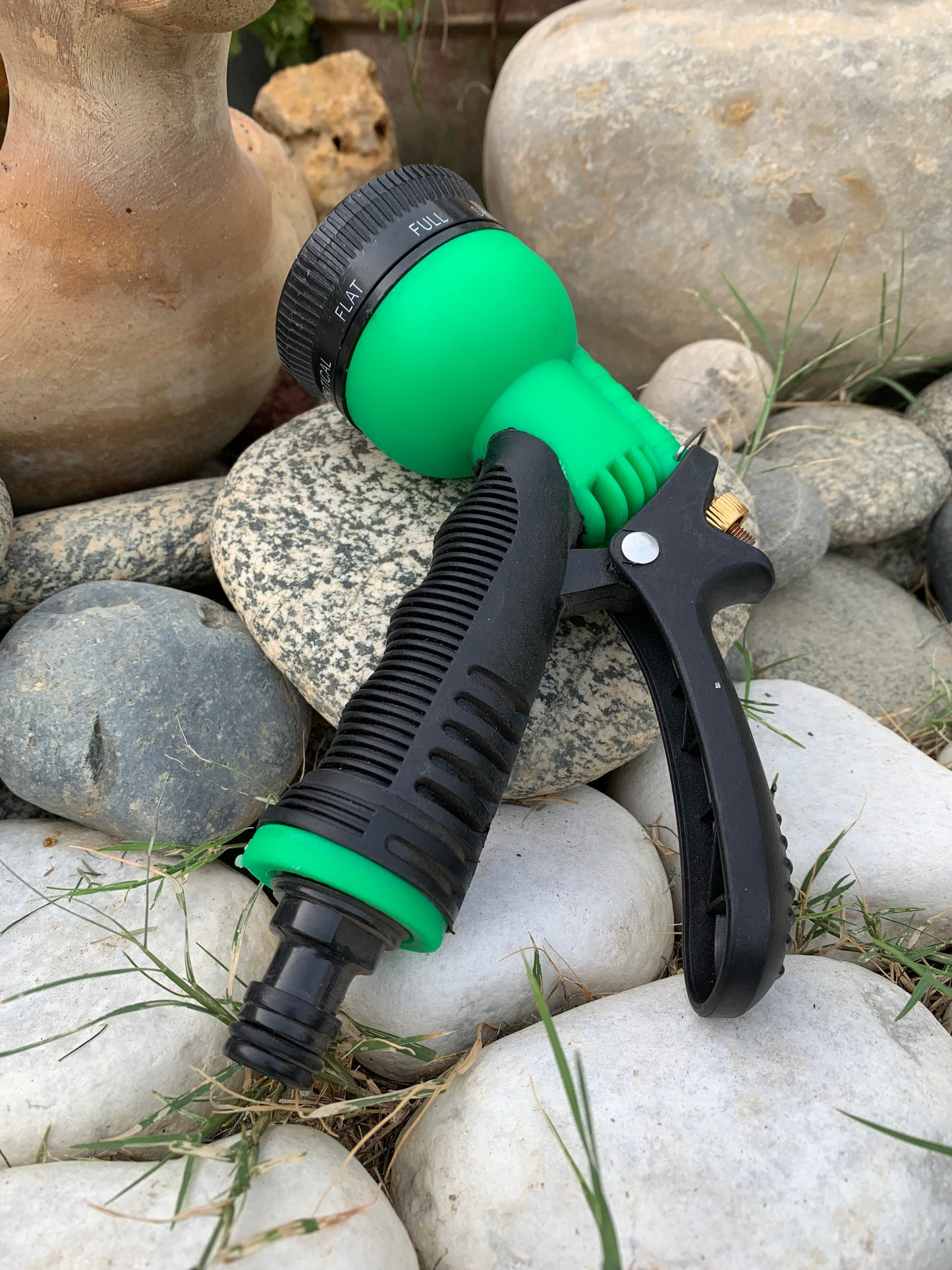 Portable High-Pressure Garden Hose Nozzle – 8 Spray Patterns, Thumb Control On/Off, Ideal for Car Wash & Garden Watering