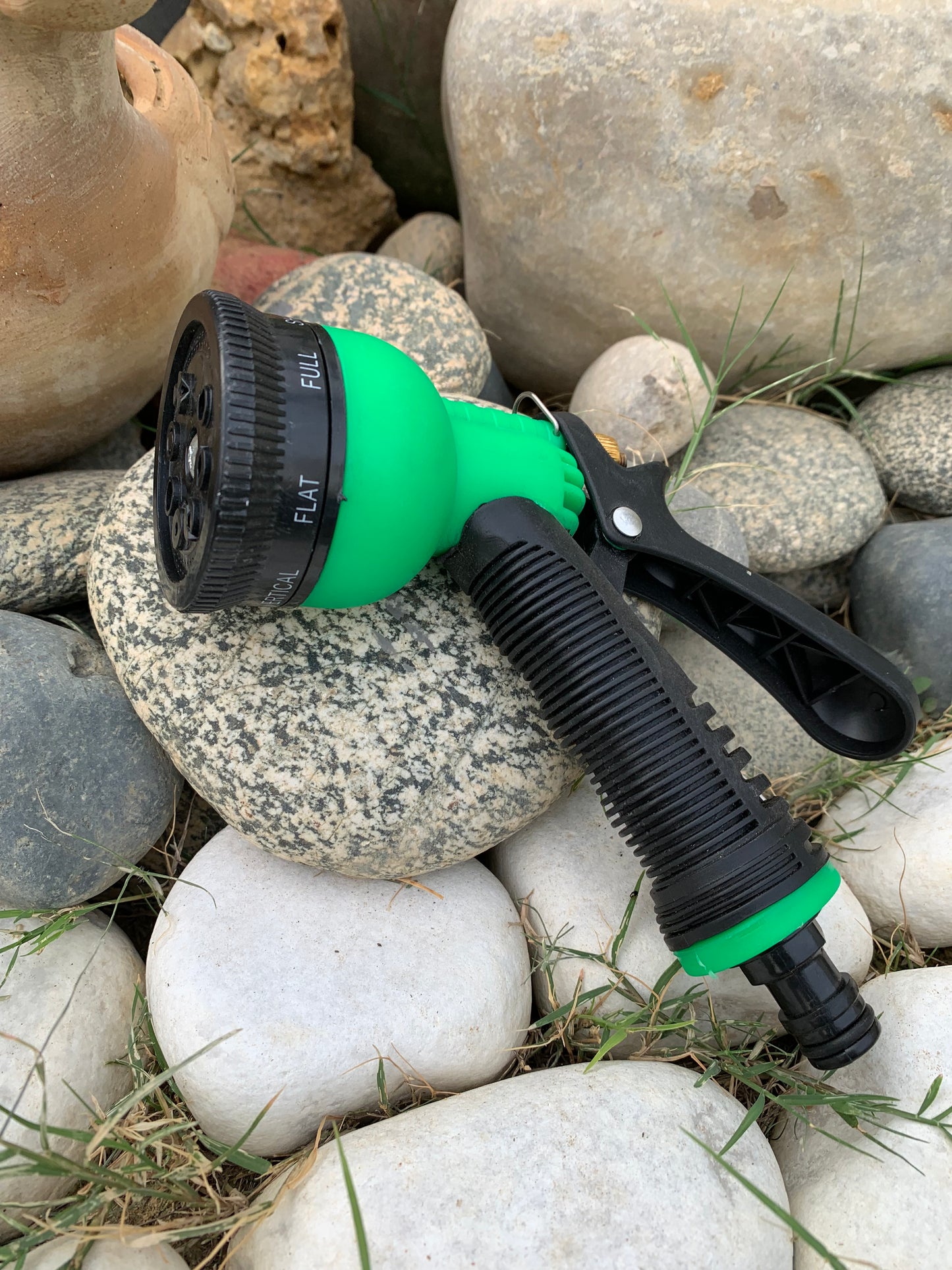 Portable High-Pressure Garden Hose Nozzle – 8 Spray Patterns, Thumb Control On/Off, Ideal for Car Wash & Garden Watering